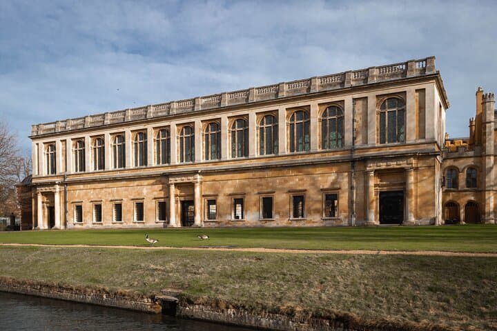 Cambridge Punting Tour on the River Cam: Shared Chauffeured College Backs Experience photo 6
