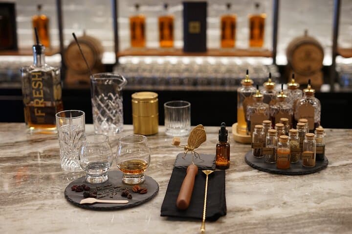 Fresh Kentucky Bourbon Tasting & Mixology Class in Downtown Lexington