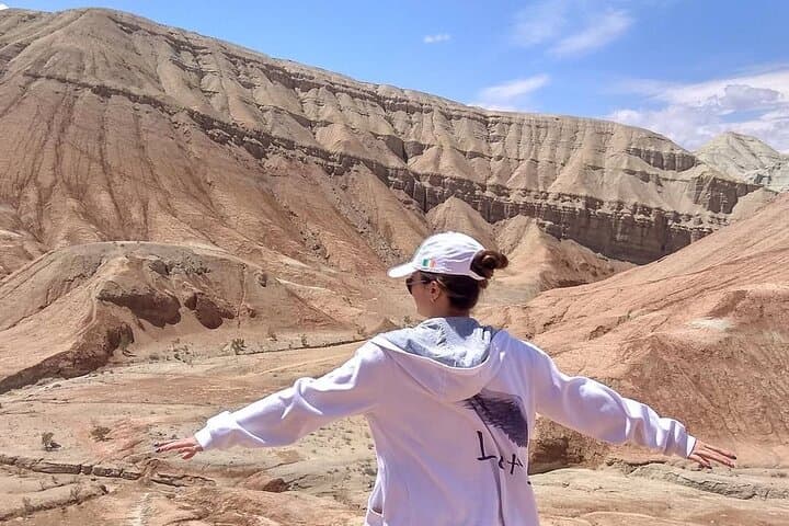 Aktau Mountains Private Tour: Explore Kazakhstan's Mars-Like Badlands photo 3