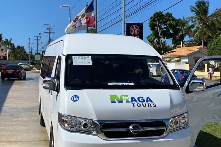 Punta Cana Private Round-Trip Airport Transfer to All Hotels — Door-to-Door Service