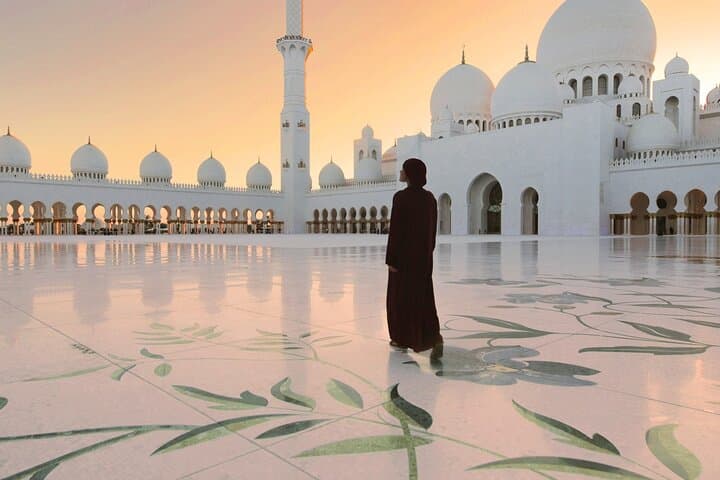 Inside Sheikh Zayed Grand Mosque: Private Guided Tour with UAE National Historian photo 4