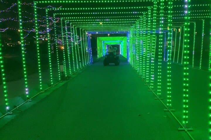 Drive-through Christmas Lights at Star City Shores — Lincoln FM-Synced Holiday Spectacle photo 3