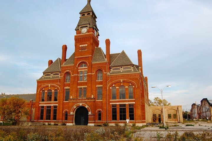 Walking Through Pullman: Private Half-Day Tour of Chicago’s Industrial Model Town