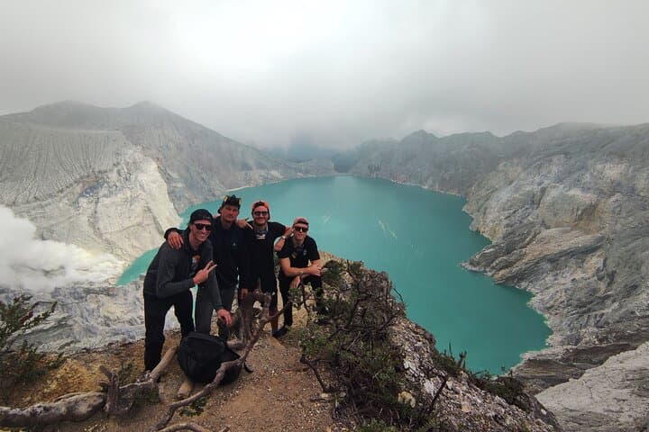 Ijen Bluefire Trek from Bali: Night Hike to Kawah Ijen's Sulfur Flames