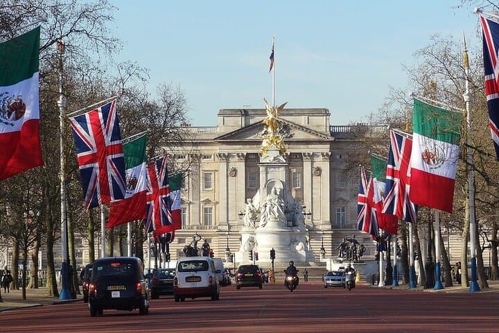 full-day-private-london-chauffeur-tour-with-one-day-pass photo 3
