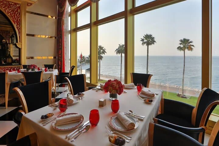 Inside Burj Al Arab: Butler-Guided Tour with Lunch or Dinner in Dubai photo 3