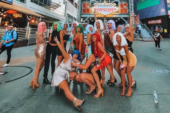 Fremont Street Bar Crawl: Nightlife Walking Tour in Downtown Las Vegas photo 2