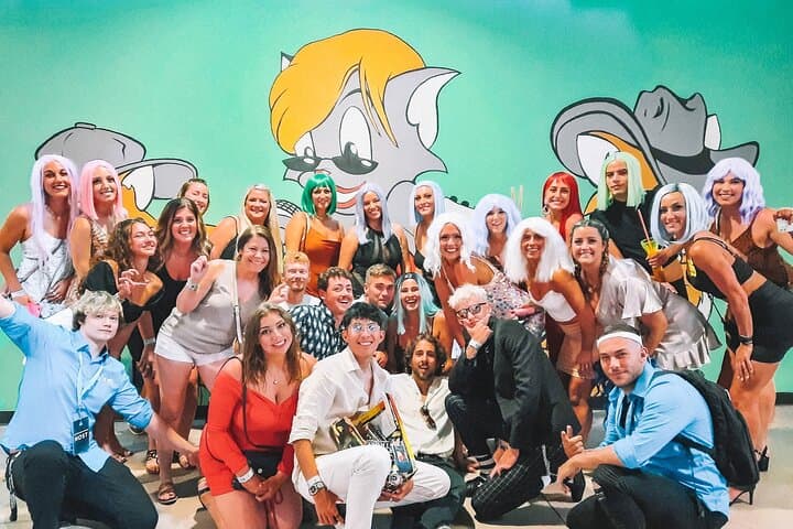 Fremont Street Bar Crawl: Nightlife Walking Tour in Downtown Las Vegas photo 3