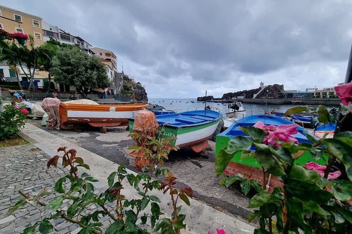 Madeira 4x4 Jeep Tour: Cabo Girão Skywalk, Vineyards & Câmara de Lobos Half-Day