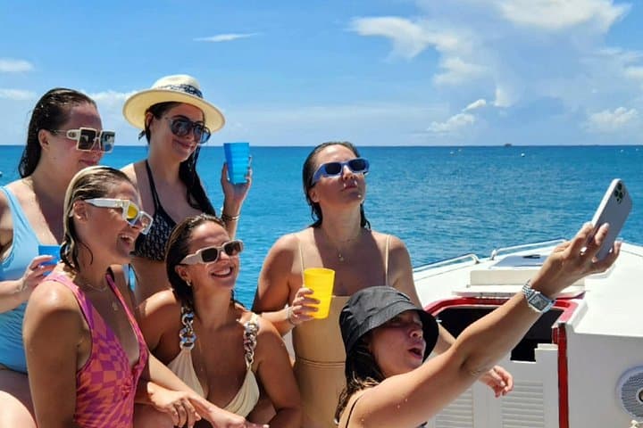 Private Speed Boat Charter in St Maarten: Snorkel Creole Rock & Nature Reserve photo 4