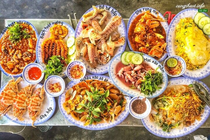Da Nang by Night: Hoi An Seafood Dinner, Night Market & Han River Cruise photo 5