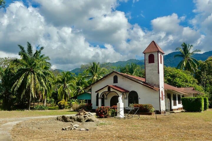 Private Transfer From La Fortuna to San José — Direct Ride with Two Sightseeing Stops photo 2