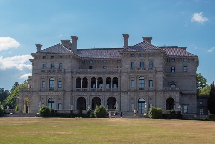 Newport Cliff Walk GPS Audio Tour: Explore Gilded Age Mansions and Coastal Views photo 2