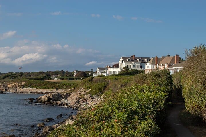 Newport Cliff Walk GPS Audio Tour: Explore Gilded Age Mansions and Coastal Views photo 4
