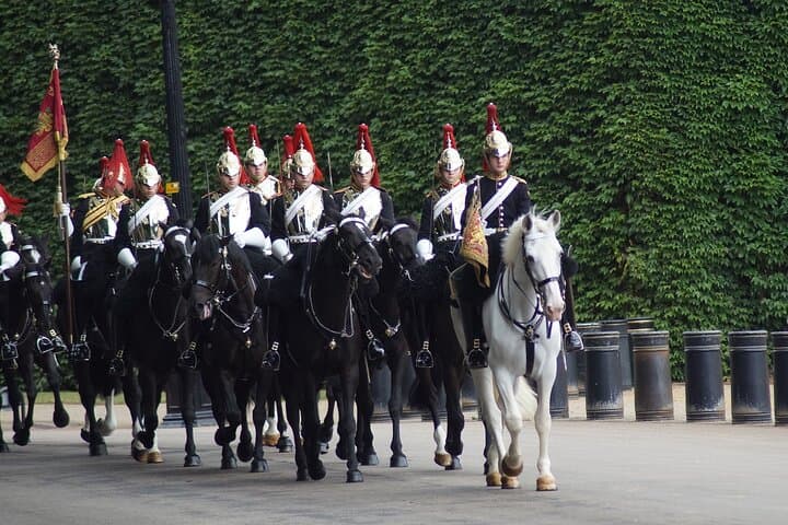Private Full-Day London Tour with One Day Pass — Buckingham, Westminster & Tower photo 2