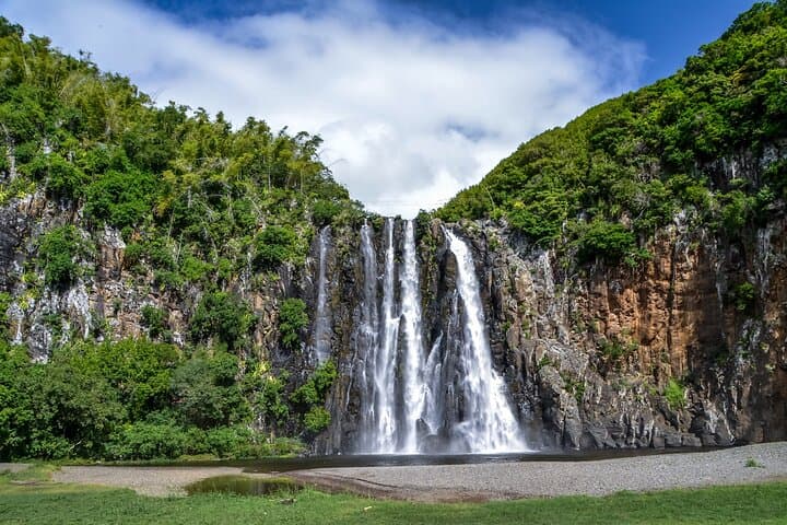 Full-Day Reunion Island Scenic Tour: Waterfalls, Volcano Coast & Creole Breakfast photo 3