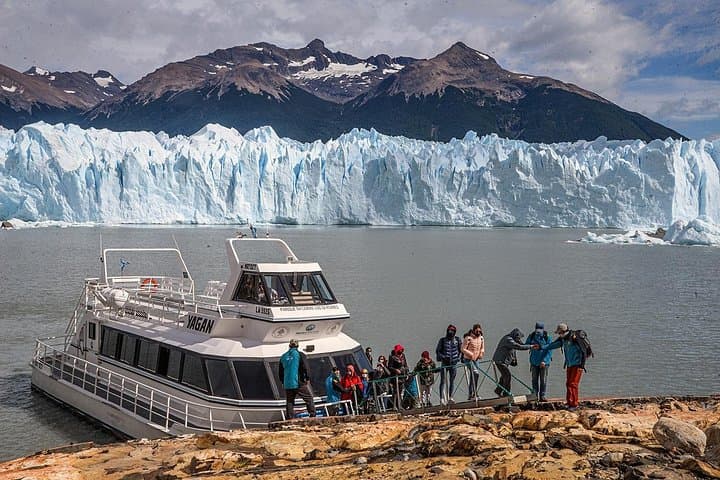 Blue Safari at Perito Moreno Glacier: Boat Ride and Coastal Walk photo 4