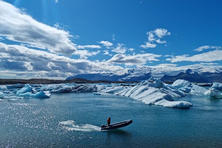 Full-Day Private South Coast Tour to Jökulsárlón and Diamond Beach