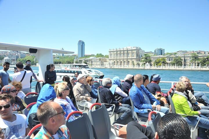 Bosphorus & Golden Horn Cruise with Audio Guide — Istanbul Sightseeing by Boat photo 3