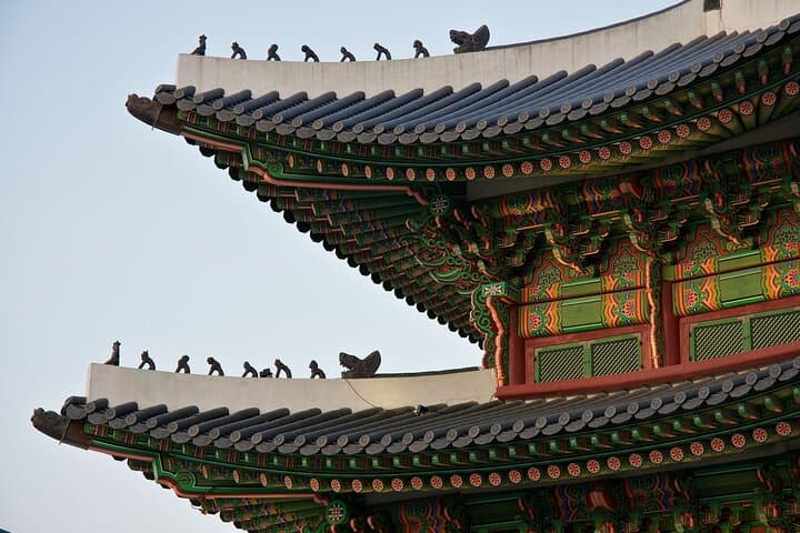 Discover Seoul: Gyeongbokgung, Insadong & Bukchon Walking Tour photo 4