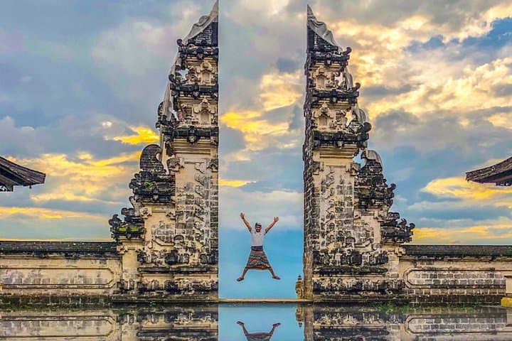 Bali Instagram Tour: Gate of Heaven, Swing, Waterfall & Tegalalang Day Trip photo 2