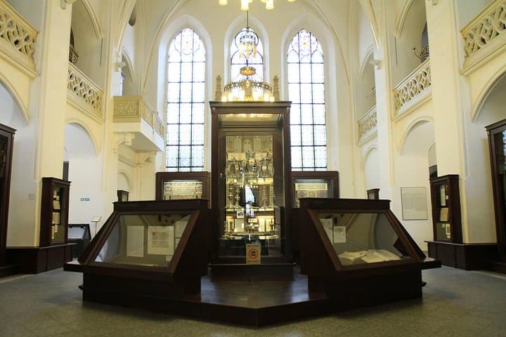 Prague Jewish Quarter Private Walking Tour and Vltava River Cruise photo 3