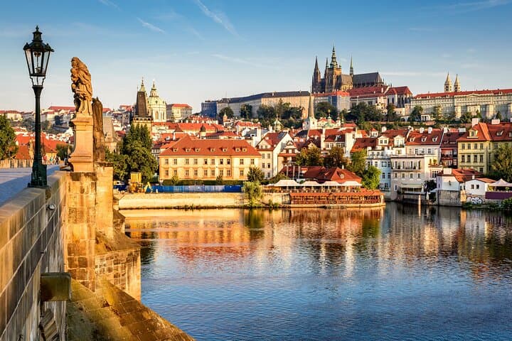 Prague Castle & St. Vitus Cathedral Private Walking Tour Guide