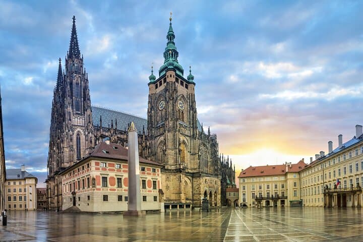 Prague Castle & St. Vitus Cathedral Private Walking Tour Guide photo 5