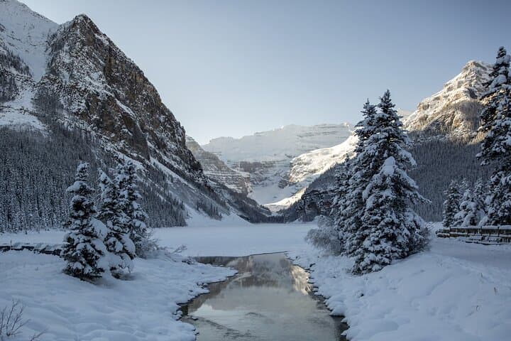 Banff to Lake Louise and Johnston Canyon: A Full-Day Winter Adventure photo 4