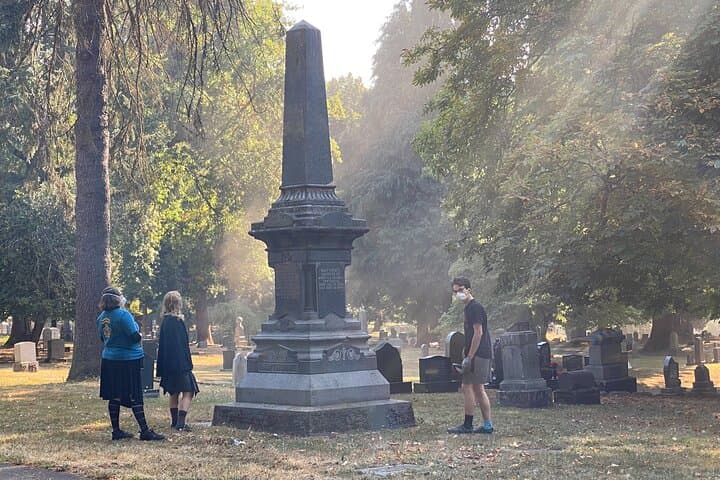 Macabre Ghost History of Portland: Lone Fir Cemetery Walking Tour photo 2