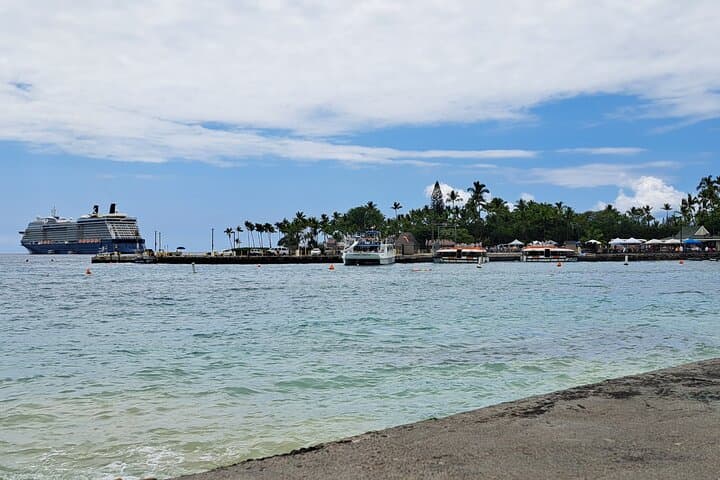 Custom Ali'i Drive Private Van Tour in Kona photo 2