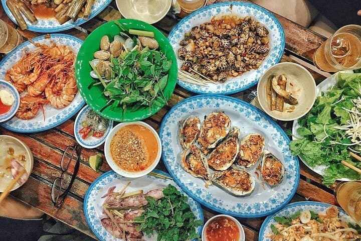 Da Nang By Night: Dragon Bridge Dinner, Night Market & Han River Cruise