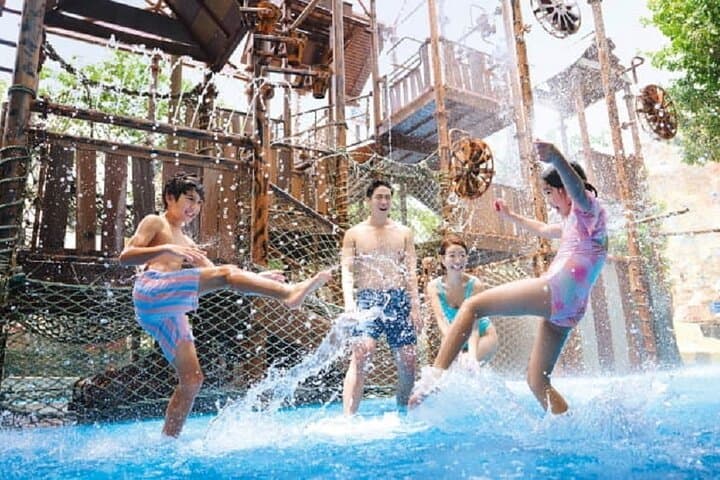 Adventure Cove Waterpark Singapore: Slides, Snorkels & One-Way Hotel Transfer photo 5