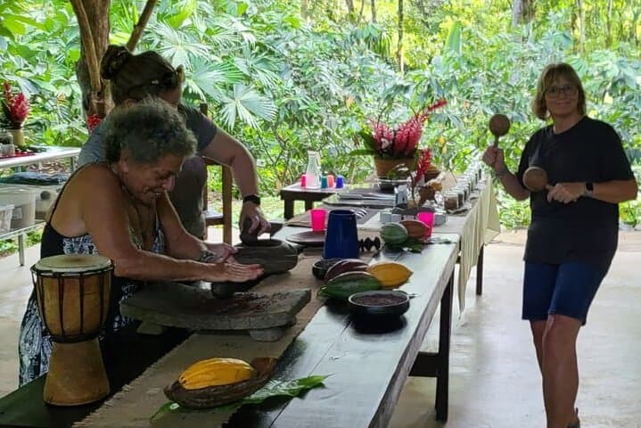 Eden Chocolate Experience La Fortuna: Organic Cocoa Tour with Lunch photo 2