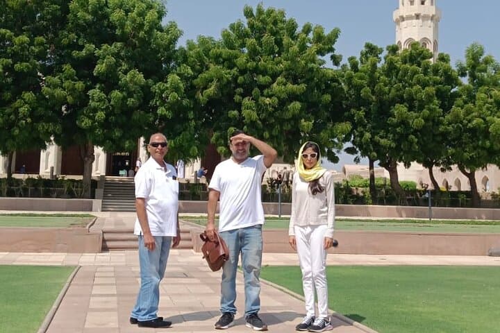 Full-Day Private Muscat City Tour — Sultan Qaboos Mosque, Muttrah & Al Alam Palace photo 3