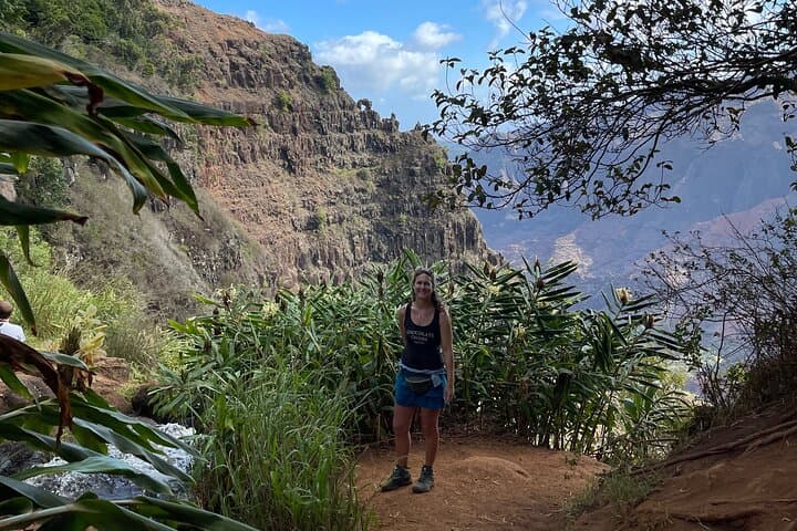 Honolulu Rainforest Waterfall Hike — Guided Trail Away from Waikiki photo 2