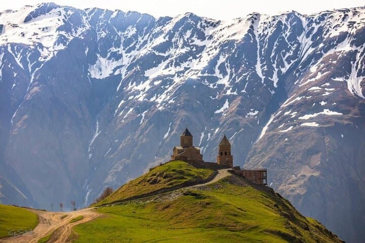 Gudauri & Kazbegi Day Trip: Gergeti Trinity, Ananuri and the Georgian Military Highway photo 2