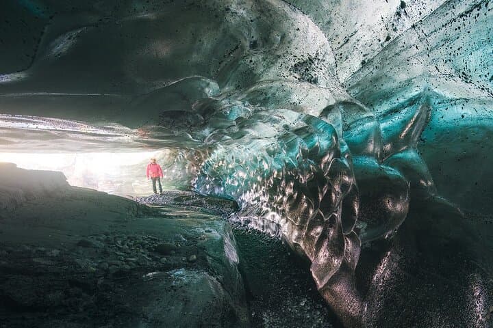 Crystal Ice Caves of Vatnajökull: Skaftafell Glacier Walk & Ice Cave Tour photo 2