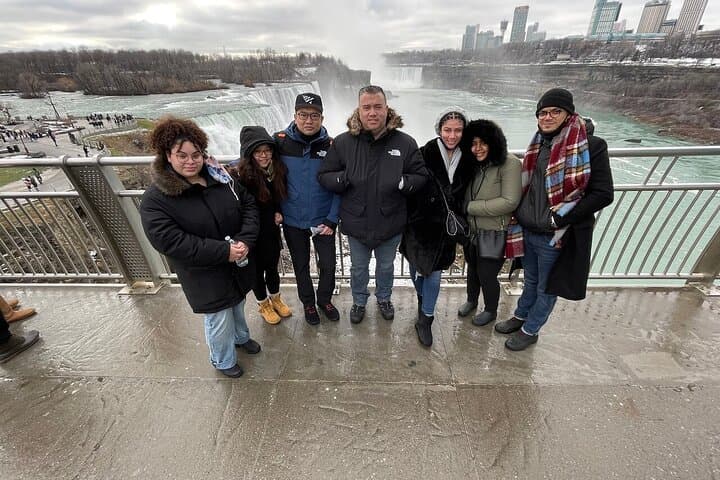 Niagara Falls Winter Wonderland: Small-Group State Park Tour with Cave of the Winds photo 3