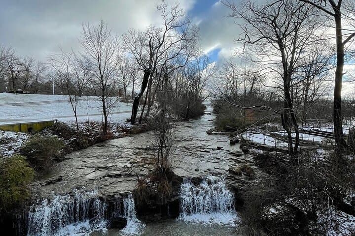 Niagara Falls Winter Wonderland: Small-Group State Park Tour with Cave of the Winds photo 5