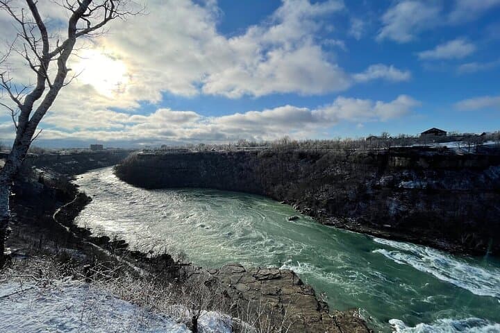 Niagara Falls Winter Wonderland: Small-Group State Park Tour with Cave of the Winds photo 6