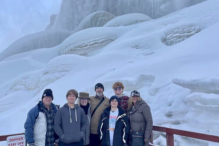 Niagara Falls Winter Wonderland: Small-Group State Park Tour with Cave of the Winds photo 4