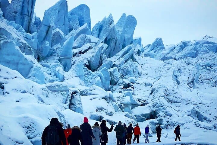 Matanuska Glacier Winter Hike: Full-Day Guided Ice Walk from Anchorage
