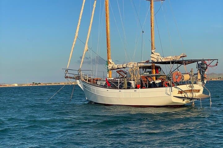Tayrona Sailing Private: Day Sail, Snorkel & SUP from Santa Marta
