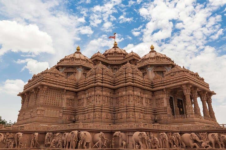Akshardham Temple: Evening Fountain Show and Rickshaw Ride through Old Delhi