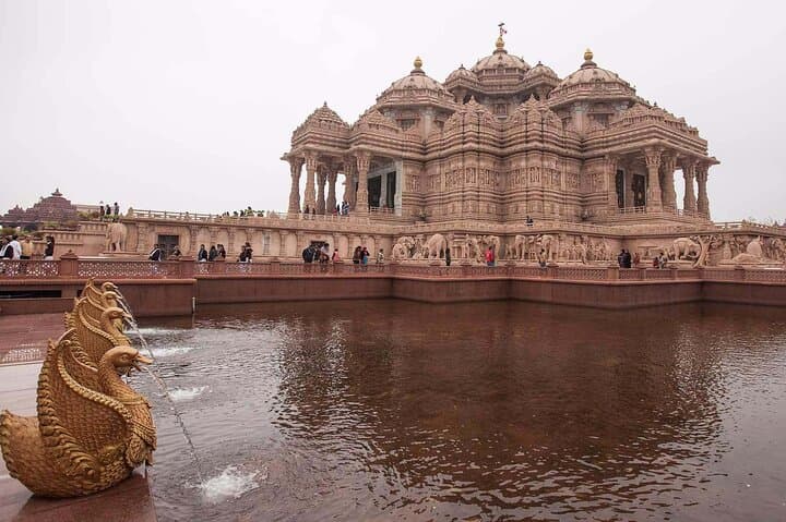 Akshardham Temple: Evening Fountain Show and Rickshaw Ride through Old Delhi photo 5