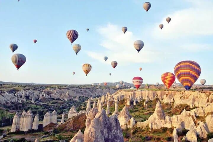 Sunrise Hot Air Balloon Over Cappadocia — Göreme Flights and Practical Tips photo 2