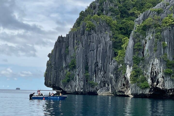 Private Coron Ultimate Tour: Kayangan Lake, Twin Lagoon, Coral Gardens & WWII Wrecks photo 3