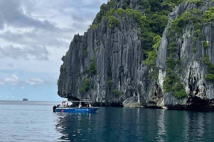 Private Coron Ultimate Tour: Kayangan Lake, Twin Lagoon, Coral Gardens & WWII Wrecks photo 4