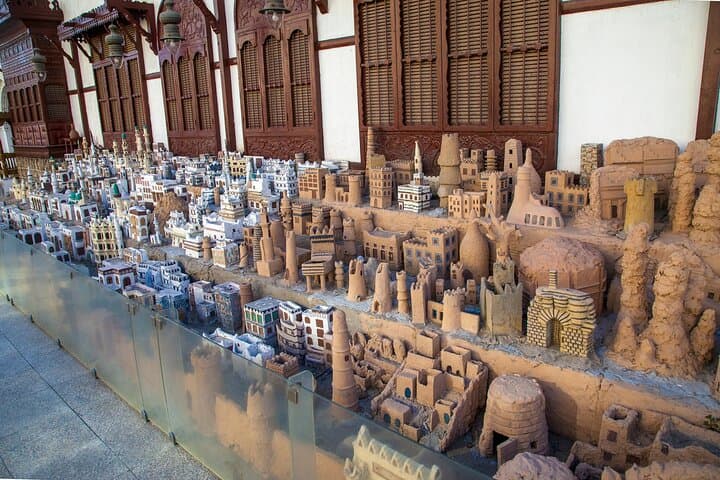 Jeddah City Tour: Corniche, Al-Balad & Al Tayebat Museum Experience photo 2